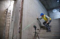BOSCH GLL 2-20 G (Yeşil Lazer) + LB10 Universal Tutucu + DK10 Tavan Klipsi Profesyonel 360º Düzlemsel Hizalama Lazeri (120º Dikey Lazer)