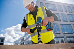 Bosch Professional GSB 18V-150 C (Solo) Akülü Darbeli Delme/Vidalama Makinesi